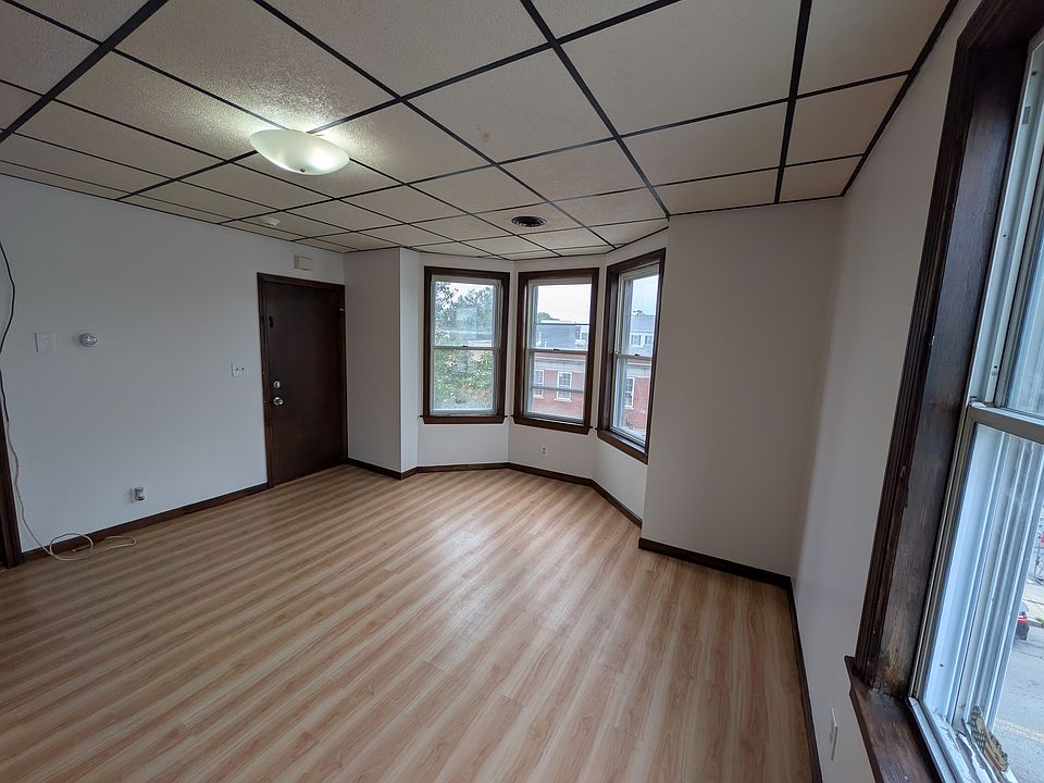 1st image of 1141 Pleasant St APT 3