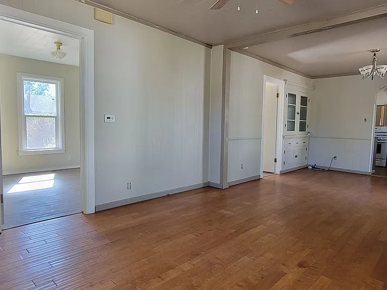 826 Forest Ave — Photo 5