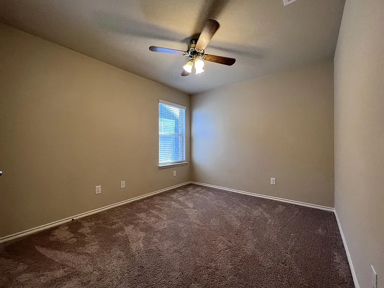 319 Plum Dr — Photo 18