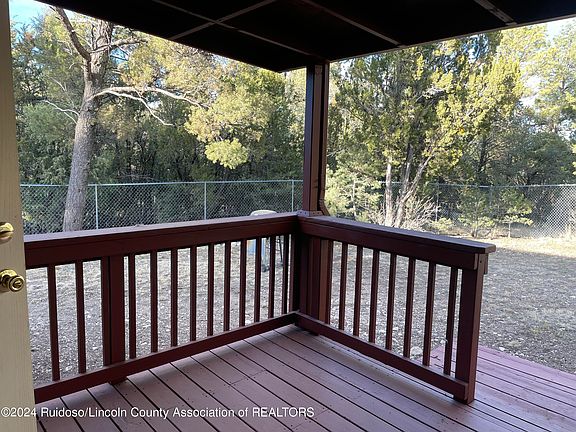 4th image of 142 Wood Ln