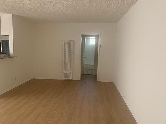 5th image of 12610 Caswell Ave APT 3