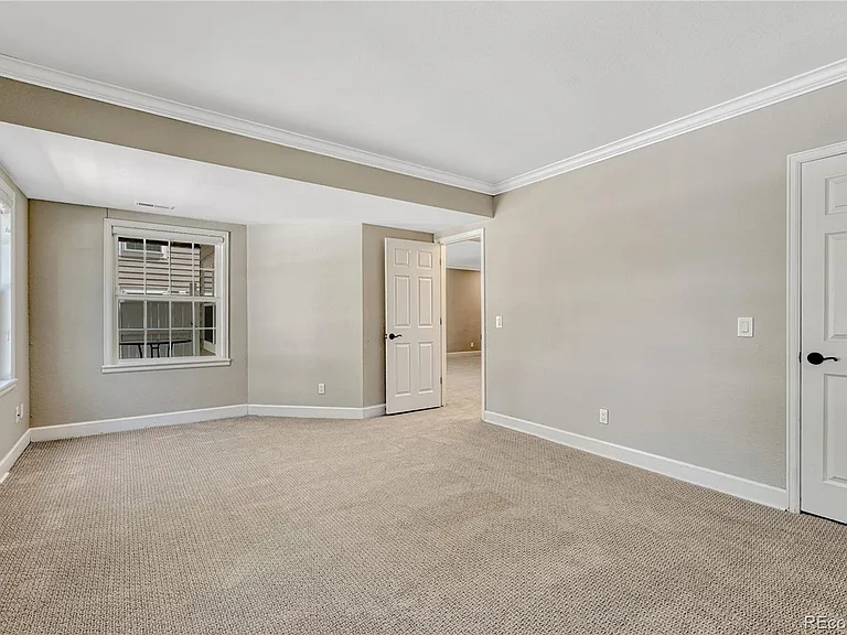 9885 Greensview Cir — Photo 41