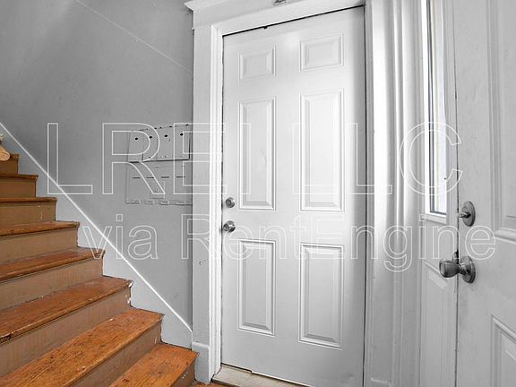 3rd image of 126 N Longworth Ave