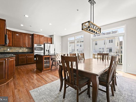 2nd image of 1748 Theale Way