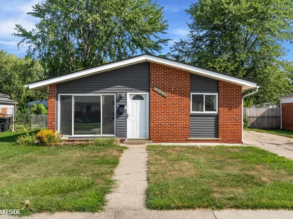 21537 Parkway St, Saint Clair Shores, MI 48082