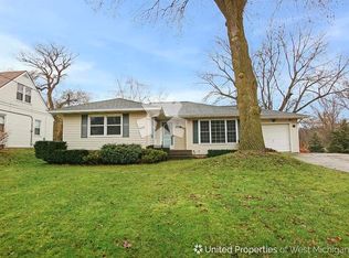 938 Parkhurst Ave NW, Grand Rapids, MI 49504