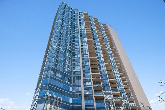 1st image of 111 W Maple St APT 2611