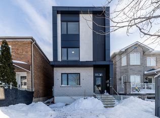 29 Hatherley Rd #C, Toronto, ON M6E 1V8