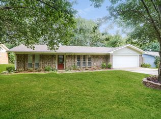 1204 Manchester Dr, Clinton, MS 39056