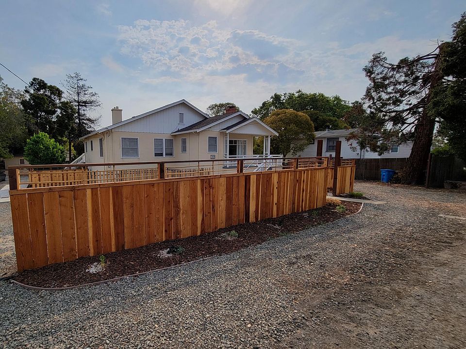 1st image of 328 Moorland St