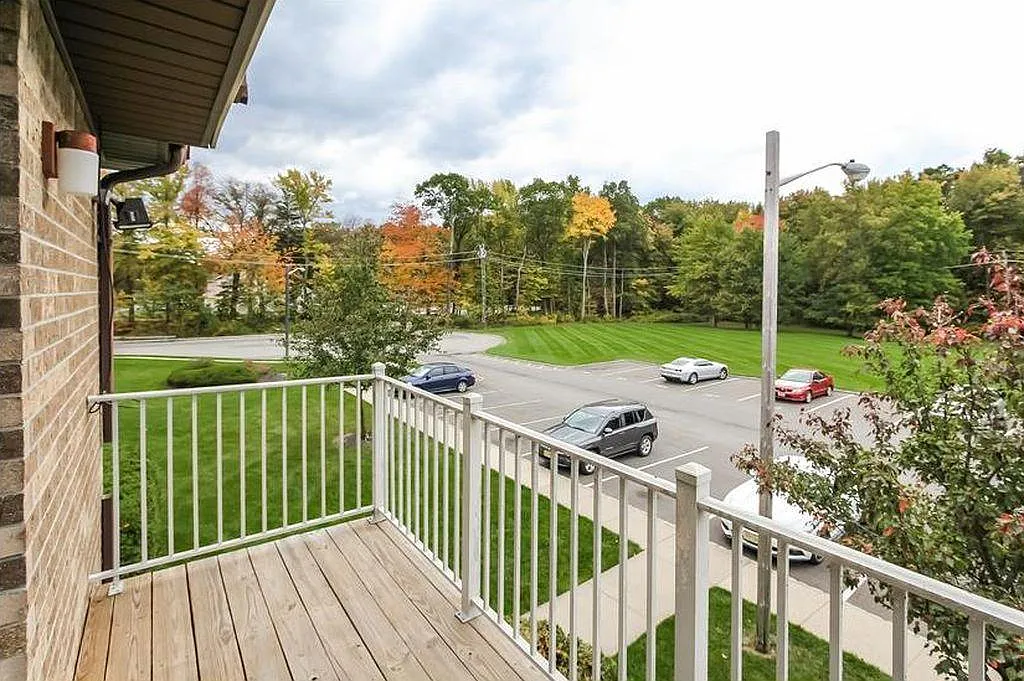 4220 Birchwood Ct — Photo 2
