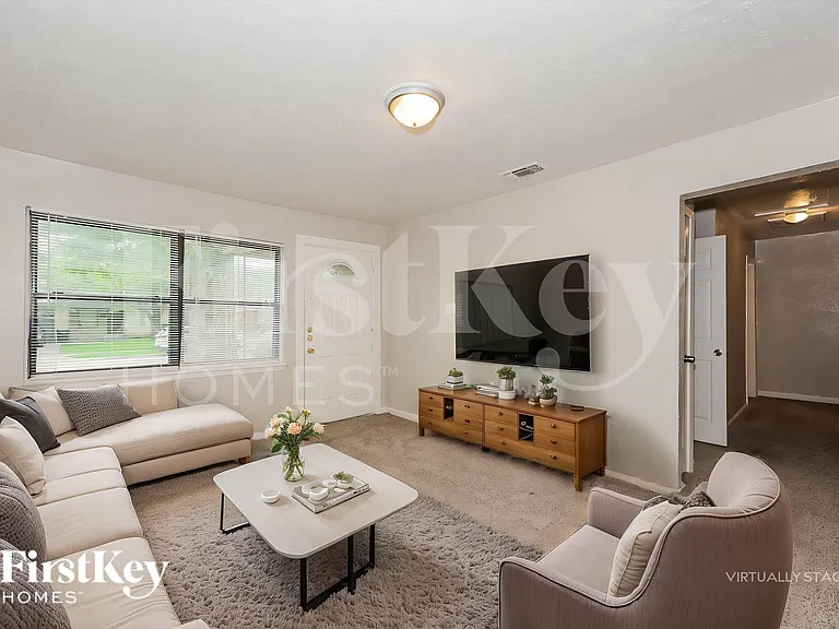 1504 Valley View St — Photo 3
