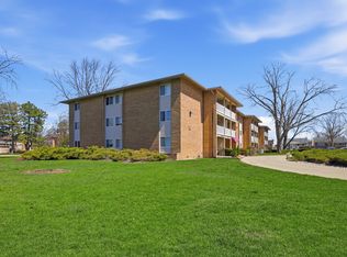 960 Beau Dr Unit 303, Des Plaines, IL