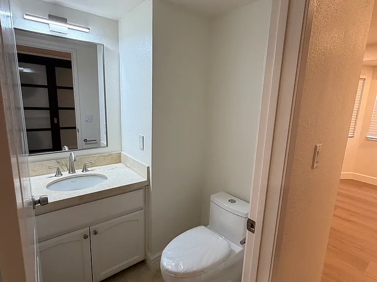 14911 Moorpark St #1 — Photo 14