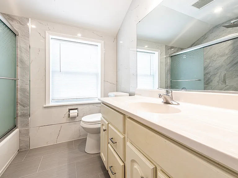 6611 W Foster Ave — Photo 24