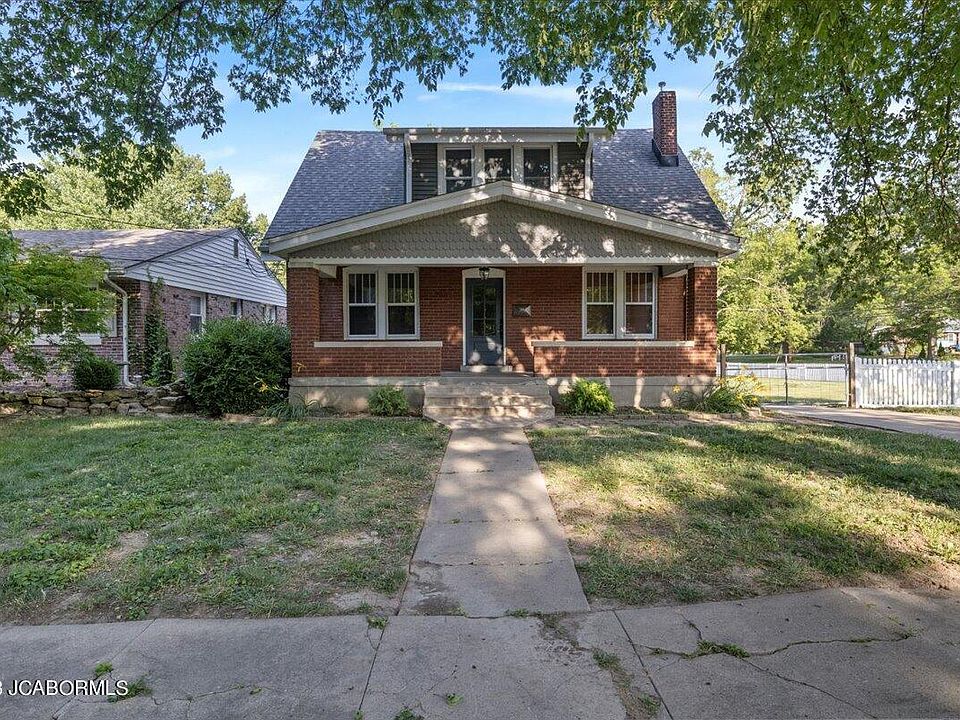 1st image of 102 Forest Hill Ave