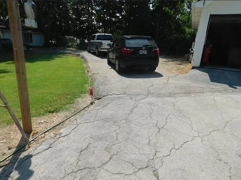 642 Jackson Ave — Photo 19