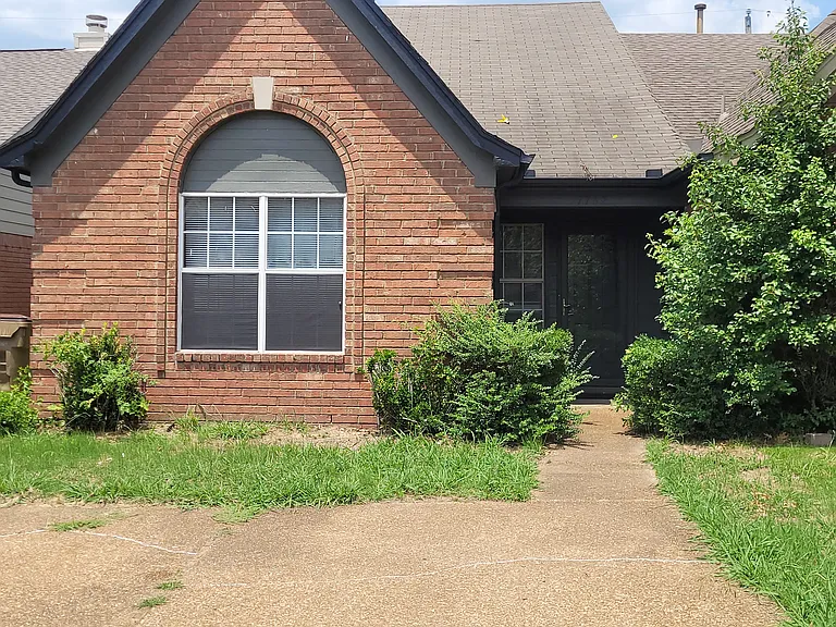 7782 Shadowland Dr — Photo 1