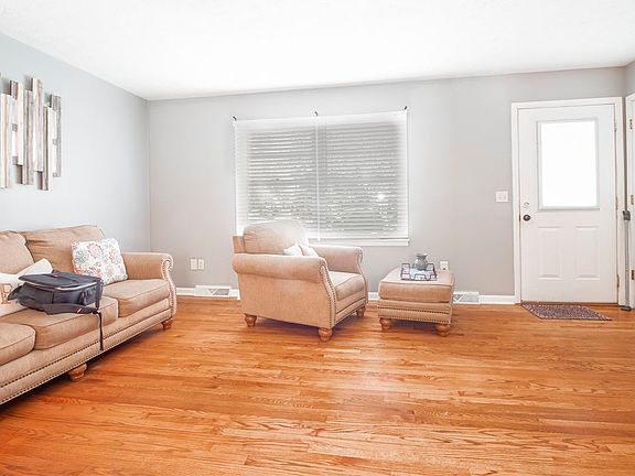 5th image of 119 Riverview Dr