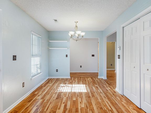 4th image of 5026 Holdsworth Dr