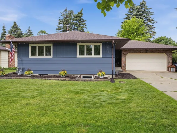 2844 Hickory St N, Fargo, ND 58102