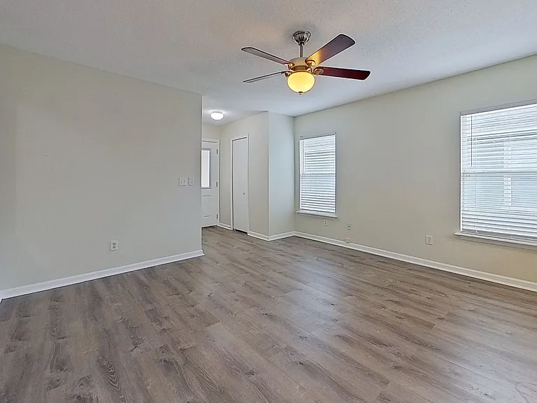 796 Wynfield Cir — Photo 5