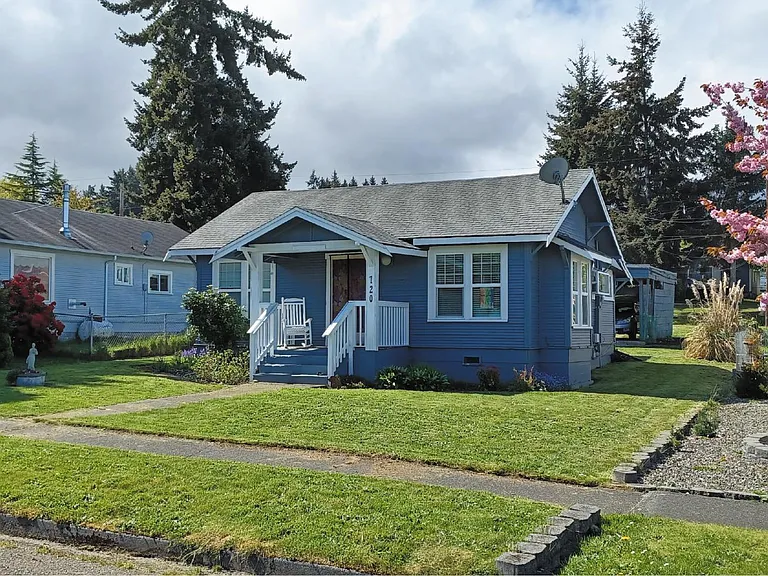 720 E 9th St — Photo 2