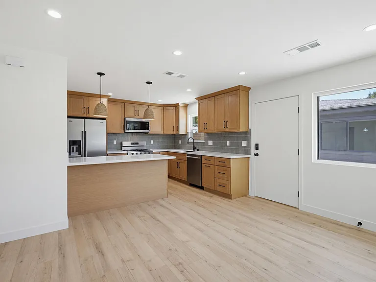 2036 Pomona Ave #D — Photo 9