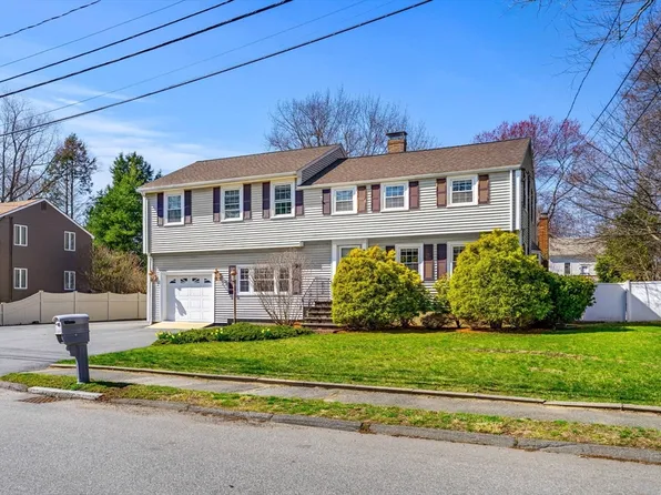 6 Crawford Dr, Woburn, MA 01801