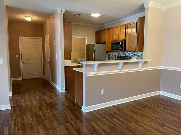 4th image of 10636 Hill Point Ct #10636