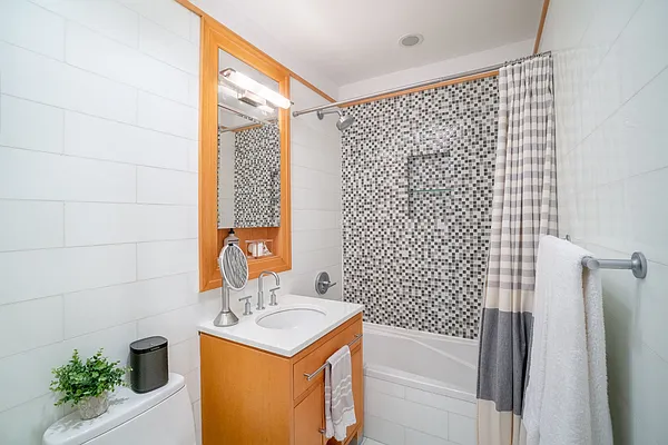 Sold by Stribling | media 18