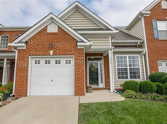2nd image of 1017 Parkland Pl