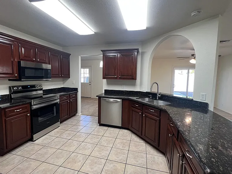 1321 E Morrow Dr — Photo 13