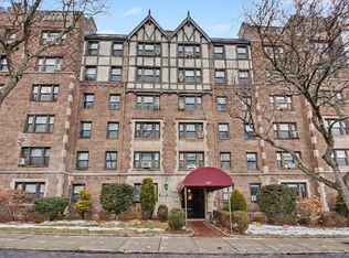 127 Garth Rd #5D, Scarsdale, NY 10583