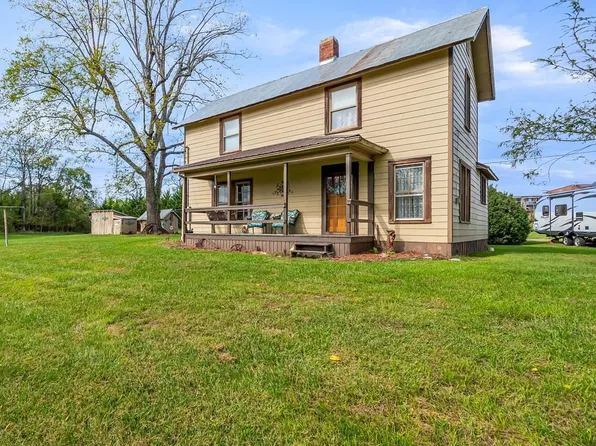 483 Store Hill Rd, Austinville, VA 24312