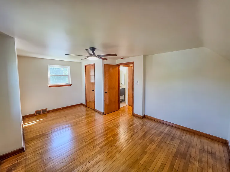 1323 Lincoln Way — Photo 27