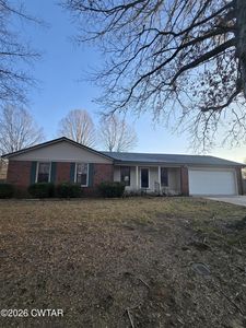 18 Lake Ave, Jackson, TN, 38301