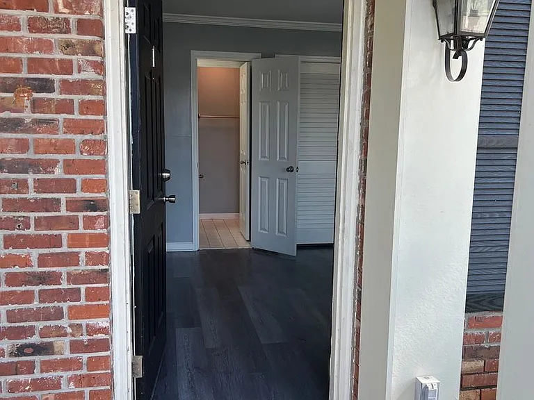 Huntingdon Apartments — Photo 21