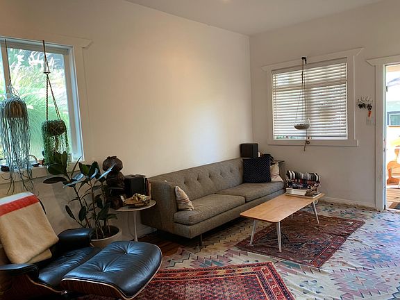 3rd image of 2117 1/2 Branden St