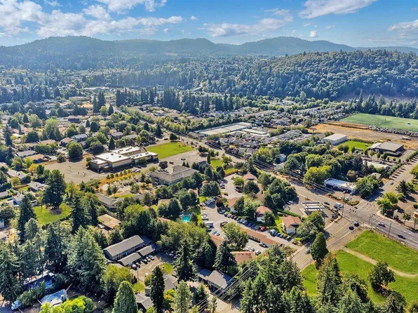 Foothills Apartments