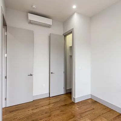 Rented by Nooklyn NYC LLC | media 21