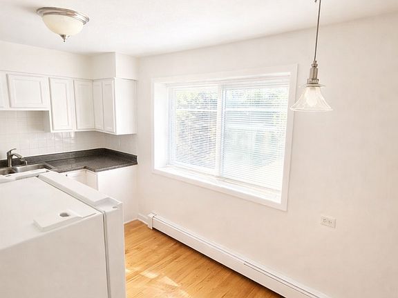 5th image of 1404 W Estes Ave APT 1A