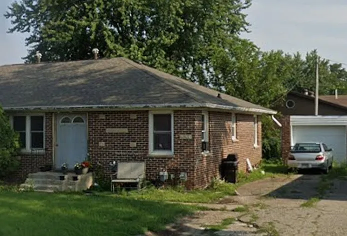 2 bed, 918 sqft, $950 — Photo 1