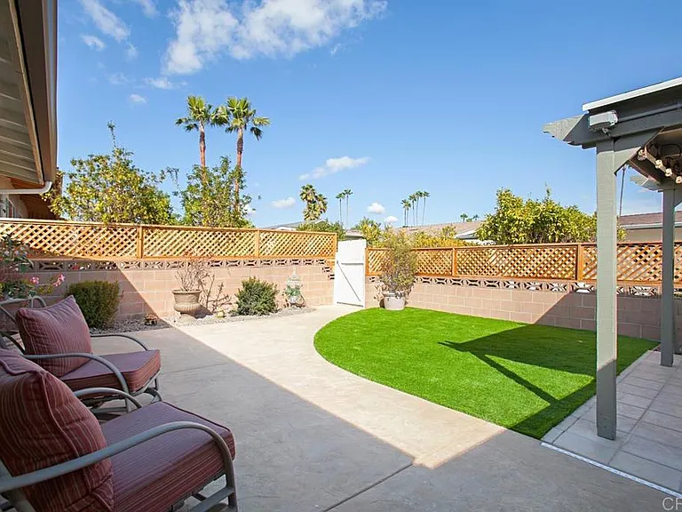 925 La Fiesta Way — Photo 22
