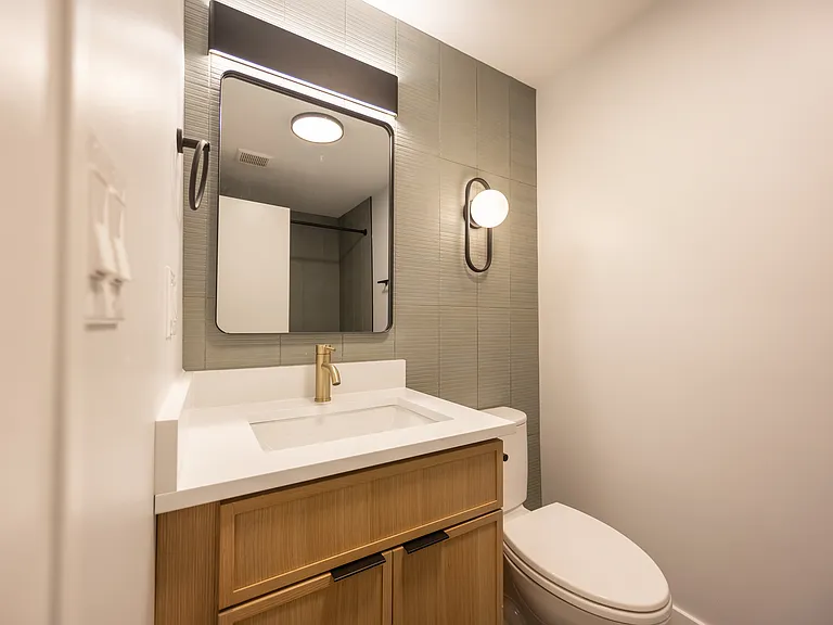 5657 N Talman Ave #2 — Photo 8