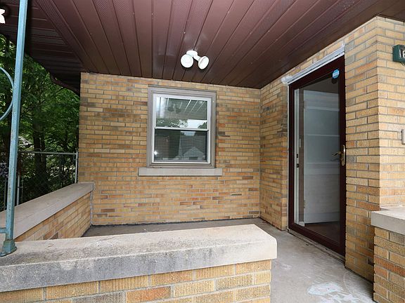 3rd image of 1633 Huey St