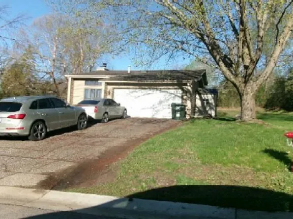 4651 Beacon Hill Rd, Eagan, MN 55122
