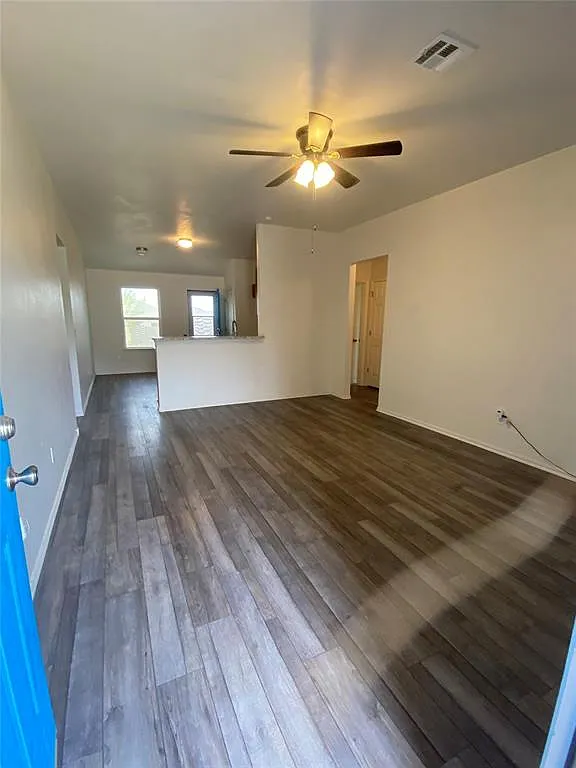 3 bed, 1.5 bath, 1201 sqft, $1,445 — Photo 3