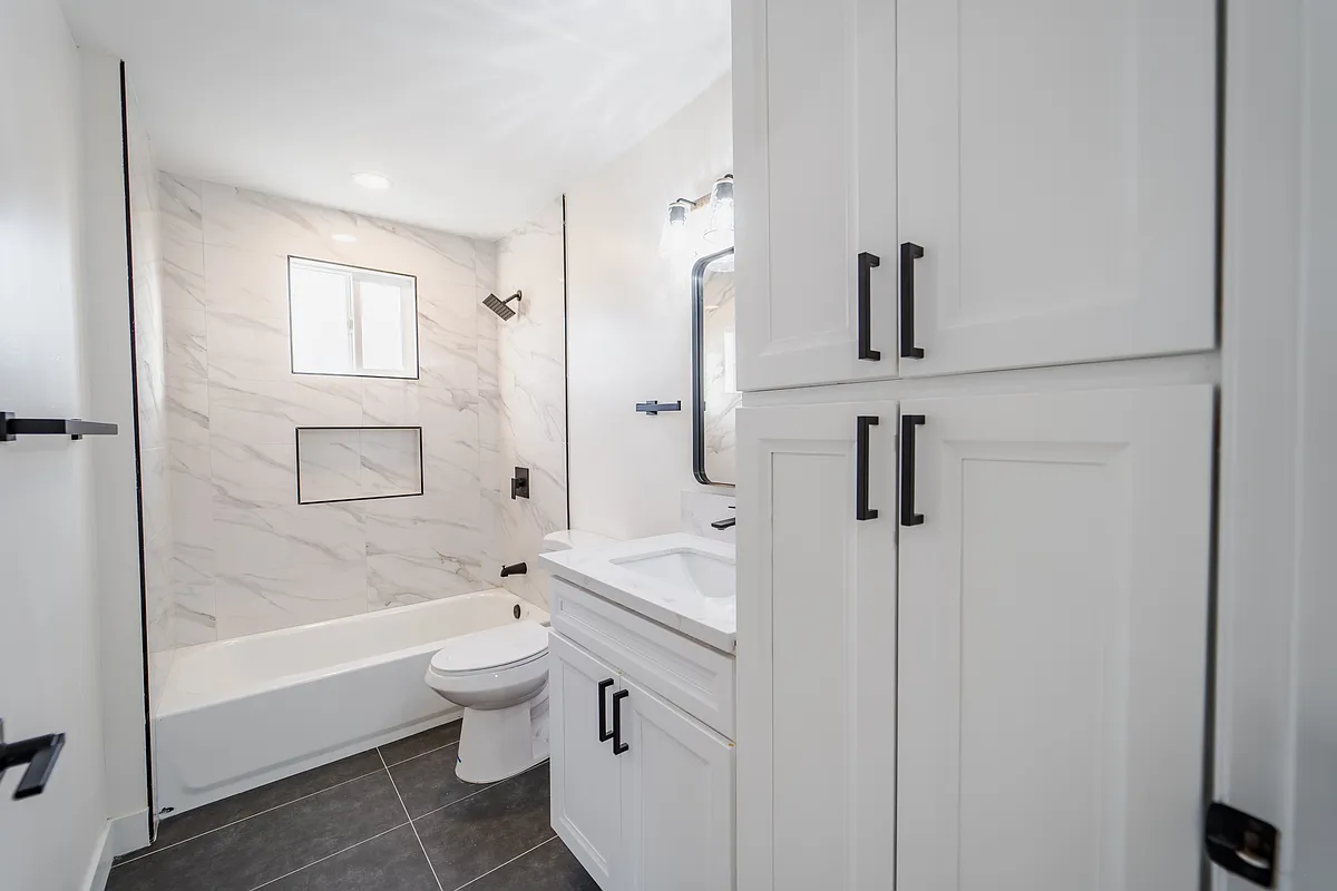 Building Photo - 3681 Fairmount Ave #2