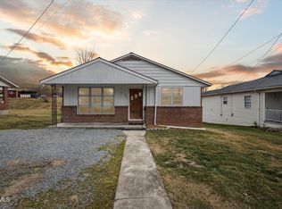 409 Crescent Dr, Glade Spring, VA 24340